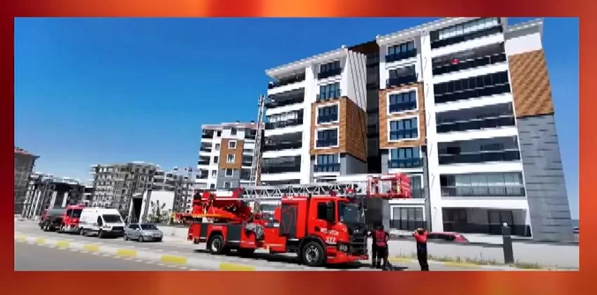 Isparta’nın Fatih Mahallesinde korkutan bir yangın meydana geldi. Yangın itfaiye