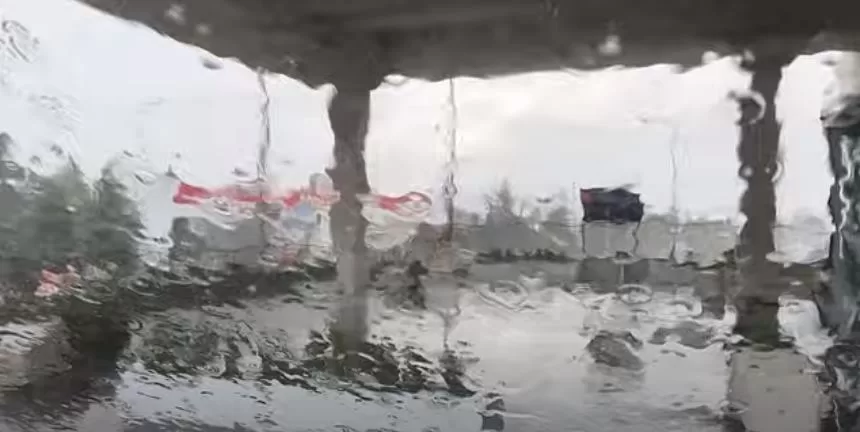 Son günlerde aşırı sıcak havadan bunalan Ispartalılar bugün kuvvetli yağışla