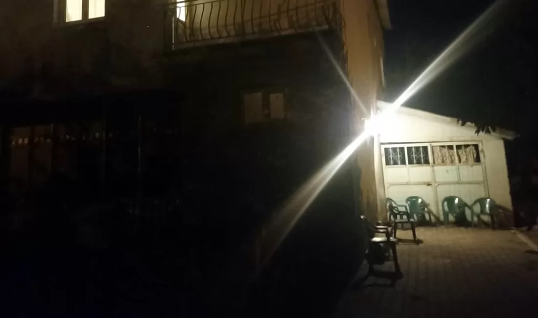 Yalnız Yaşayan Kadın Evinde Ölü bulundu Isparta’nın Şarkikaraağaç İlçesi Fatih Mahallesinde Gül Beyaz Kayhan isimli kadın