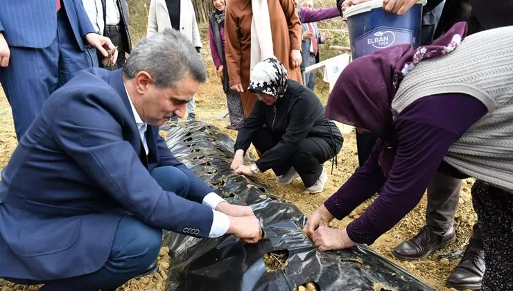 Isparta Valisi Aydın Baruş çalışma ziyareti kapsamında eşi Nagihan Baruş’la