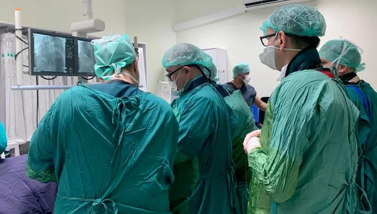 Kalp kapak hastalıklarının belirti vermeden ilerleyebildiğine dikkat çeken Koru Hastanesi