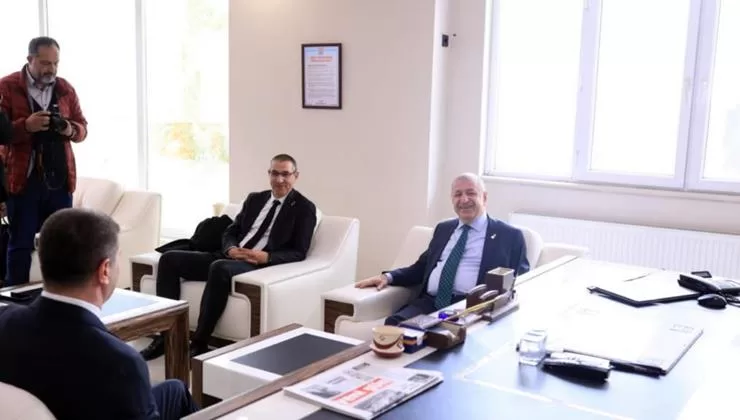 Zafer Partisi Genel Başkanı Ümit Özdağ, Burdur gezisi sırasında Burdur