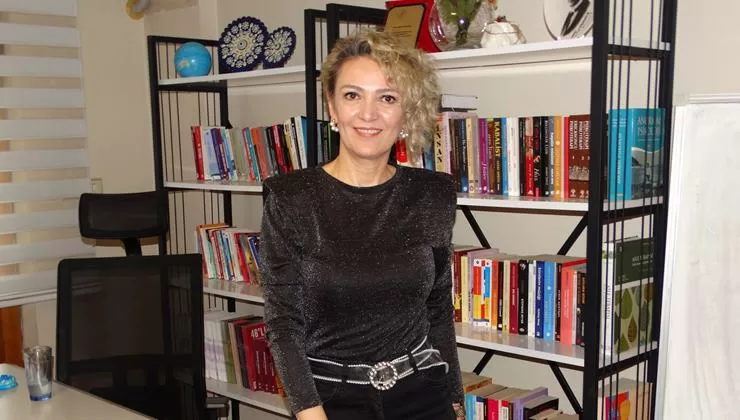 Oyun Bağımlılığı İlişkileri Bitiriyor Gerek çocuklarda gerekse yetişkinlerde oyun bağımlılığı her geçen gün artıyor.