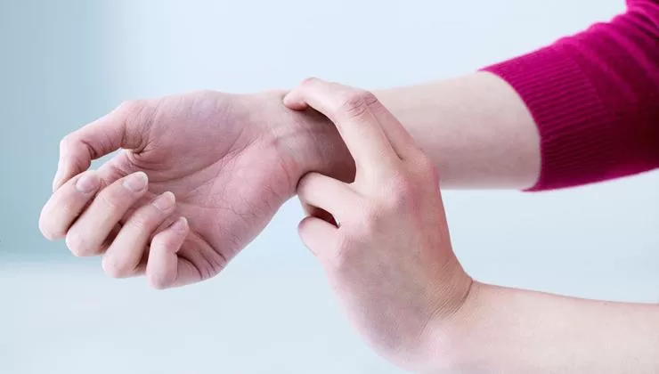 Kardiyoloji Uzmanı Dr.&nbsp;Murat&nbsp;Şener konu hakkında bilgiler verdi.&nbsp; Aritmi, normal kalp