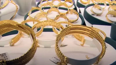 Geçtiğimiz günlerde sert düşüş yaşayan altın fiyatları yeniden yükselişe geçti.