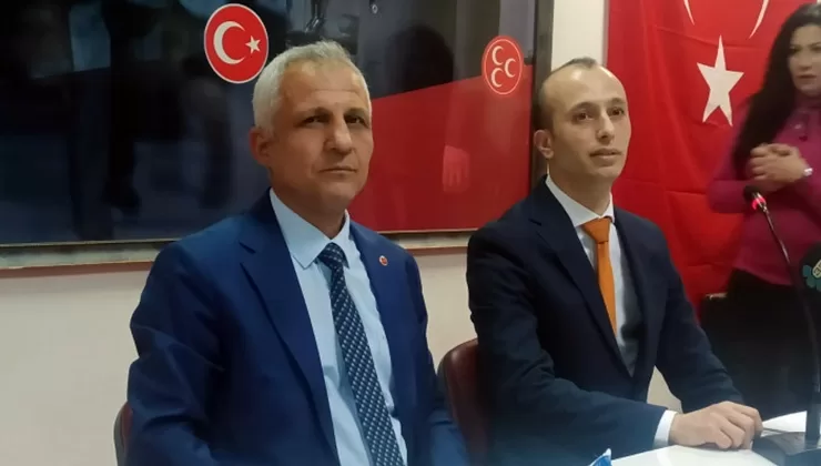 Isparta MHP İl Binasında yüzlerce kişinin katıldığı basın toplantısında konuşan
