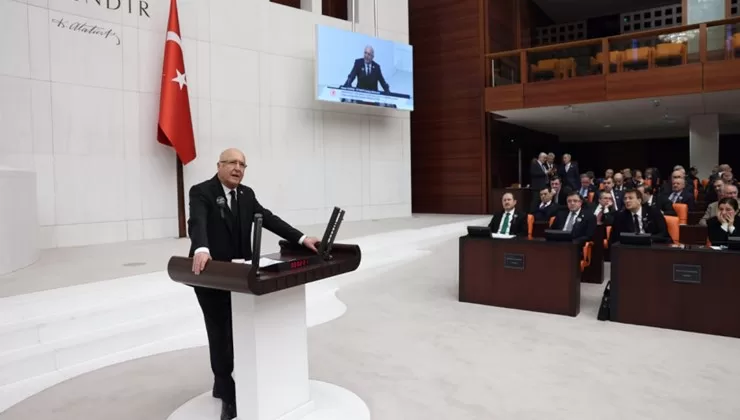 İYİ Parti Antalya Milletvekili Hasan Subaşı, deprem bölgesinde cep telefonları