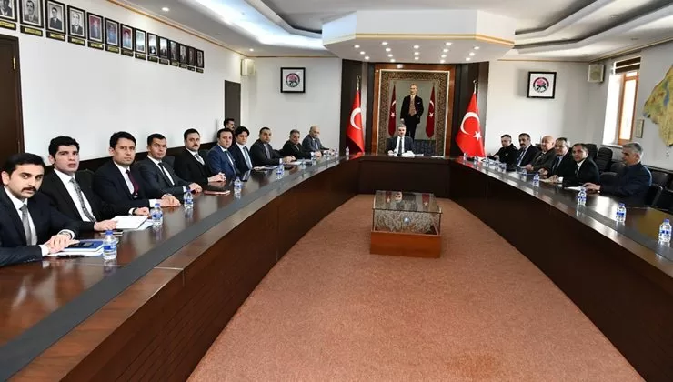 Vali Aydın Baruş başkanlığında Isparta Valiliği’nde Seçim Güvenliği Toplantısı yapıldı.