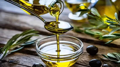 Diyetisyen Muhammed Şahin konu hakkında bilgiler verdi.  1. Kalp Sağlığını İyileştirebilir  Zeytinyağı, Akdeniz