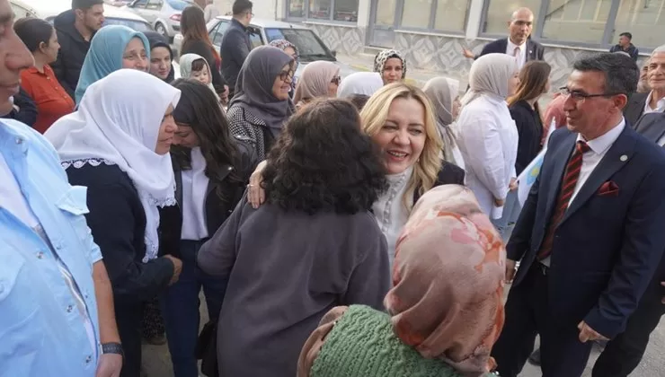 MİLLETVEKİLİ CESUR YÜZLERCE KİŞİYLE KAPI KAPI GEZDİ İYİ Parti Senir