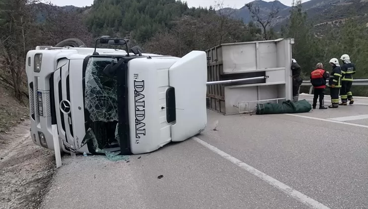 Isparta-Antalya karayolunda trafik kazası meydana geldi, yol trafiğe kapandı. Son