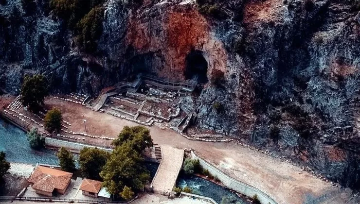 Aksu Kaymakamlığı tarafından Zindan Mağarası’nda bakım ve onarım çalışmaları yapılacak.