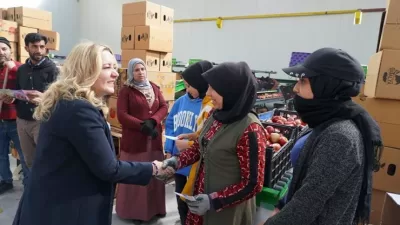 İYİ Parti Isparta Milletvekili Dr. Aylin Cesur’un seçim çalışmalarında hızına