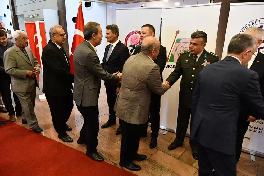 Kurban Bayramı bayramlaşma programı Süleyman Demirel Kongre Merkezinde düzenlendi. Bayramlaşma