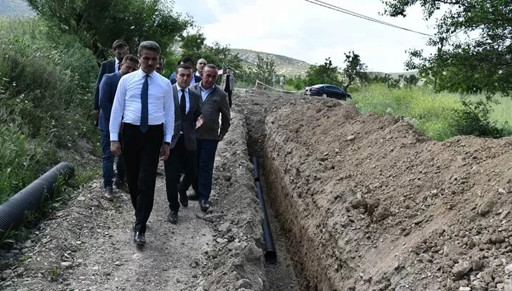 Isparta Valiliği, Köylerin Altyapısını Destekleme Projesi (KÖYDES) kapsamında köylerdeki çalışmalarına