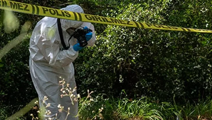 Isparta’nın Sütçüler ilçesine bağlı Kasımlar Köyü’nde bulunan tarlasında ilaçlama yaptığı