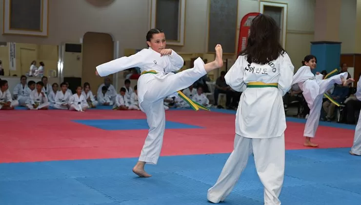 Isparta Belediyesi Spor Kulübü tarafından başlatılan Taekwondo Kursuna katılan 42