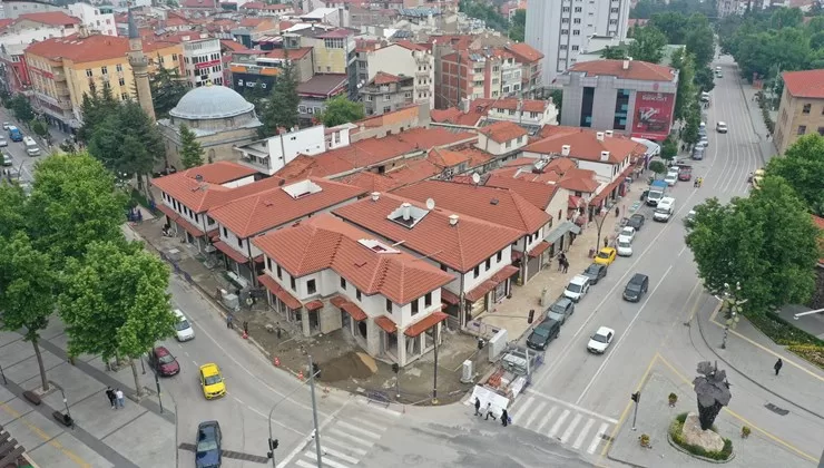 Tarihi Üzüm Pazarında 53 dükkanın restorasyonu tamamlandı