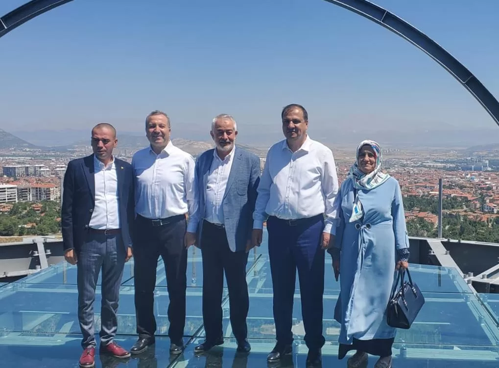 AK Parti Isparta Milletvekilleri Mehmet Uğur Gökgöz, Osman Zabun, Belediye