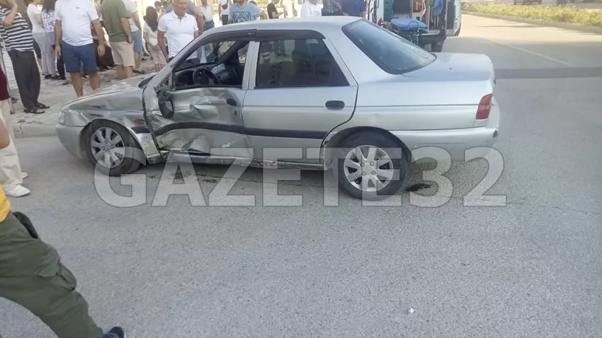 Isparta’nın Çünür Mahallesi’nde iki otomobilin çarpıştığı kazada iki kişi yaralandı.