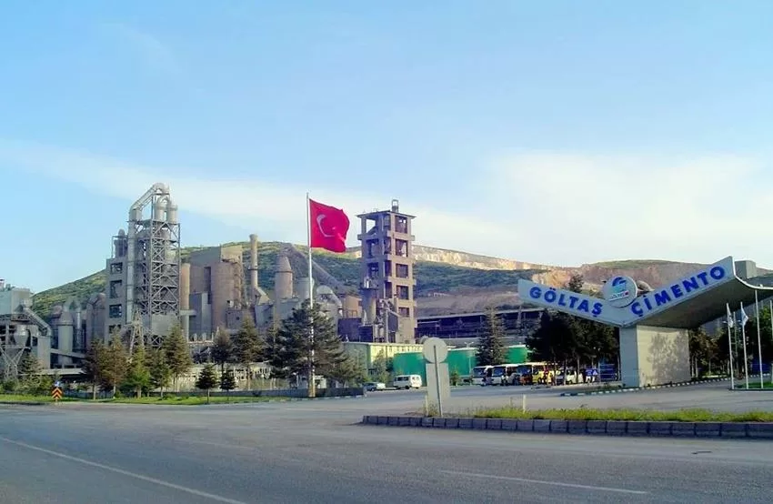 Isparta’da faaliyet gösteren Göltaş Çimento fabrikasında meydana gelen kazada, geri