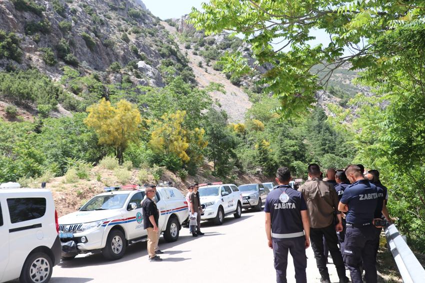 Isparta’nın Eğirdir ilçesinde doğa yürüyüşü sırasında 2 Temmuz 2023 Pazar