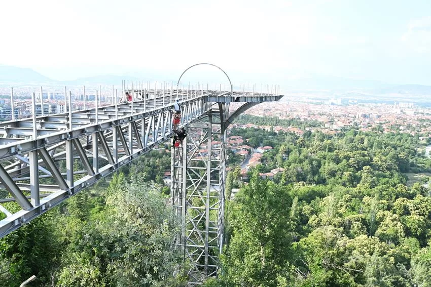 Isparta’yı kuşbakışı gören şehrin seyir terası yeni cazibe merkezi Kirazlıdere