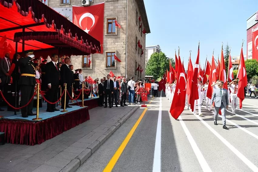 Gazi Mustafa Kemal Atatürk komutasındaki Türk ordusunun zaferiyle sonuçlanan Büyük