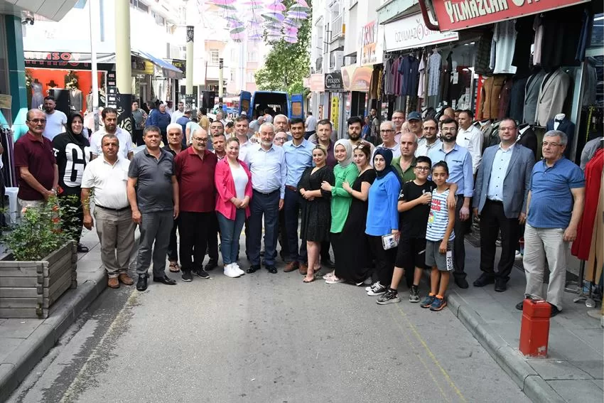Isparta Belediye Başkanı Şükrü Başdeğirmen, esnaf buluşmasına Pirimehmet Mahallesi’yle devam