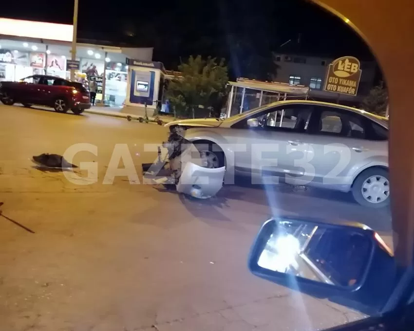 Isparta’da dün akşam Gökçay Kavşağı’nda maddi hasarlı trafik kazası meydana