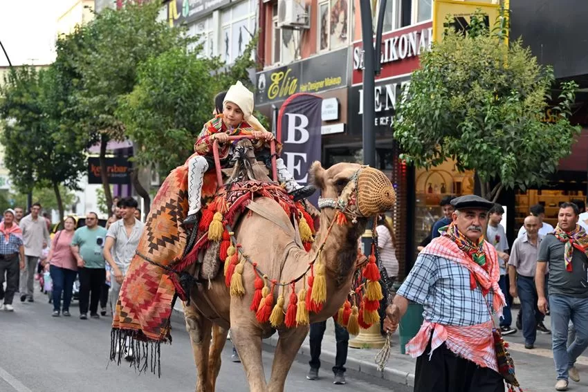 Vatandaşlar geçmişin izlerini şehir merkezinde yaşadı Isparta’da unutulmaya yüz tutmuş