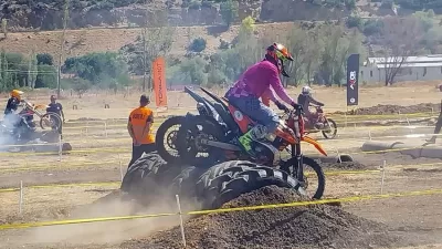 Gelendost Elma Festivali programı kapsamında, Süper Enduro ve Bigenduro Motorsiklet