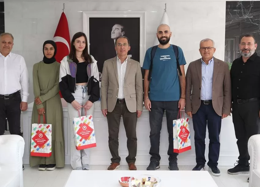 Süleyman Demirel Üniversitesi (SDÜ) Rektörü Prof. Dr. Mehmet Saltan, ilk