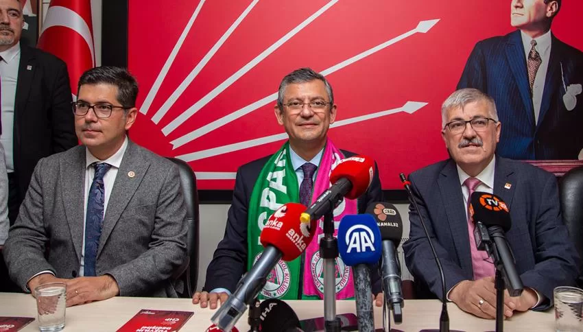 Cumhuriyet Halk Partisi uzun bir kurultay geçirdi. 12 saatten fazla