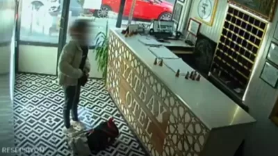 Isparta'da bir otelin resepsiyonunda bulunan 2 adet cep telefonunun çalınma