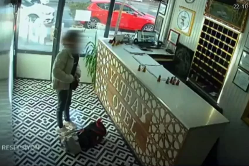 Isparta'da bir otelin resepsiyonunda bulunan 2 adet cep telefonunun çalınma