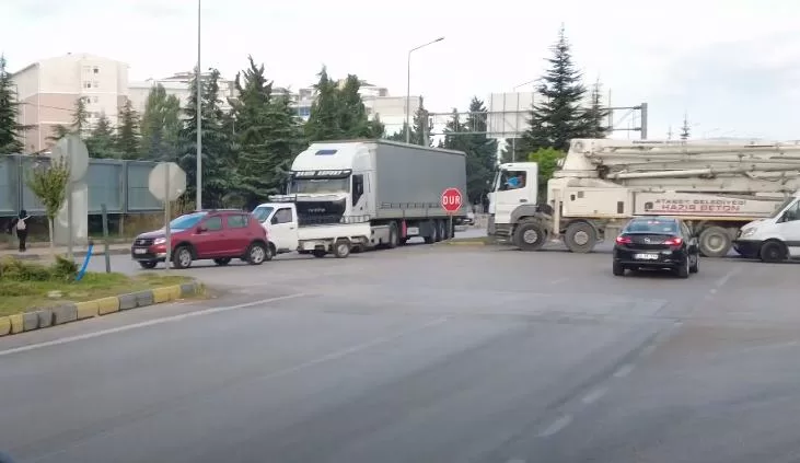 Bu kavşak çok tehlikeli