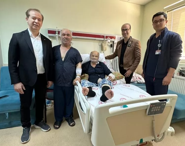 SDÜ Hastanesi Kalp Damar Cerrahisi Anabilim Dalında iki hasta minimal