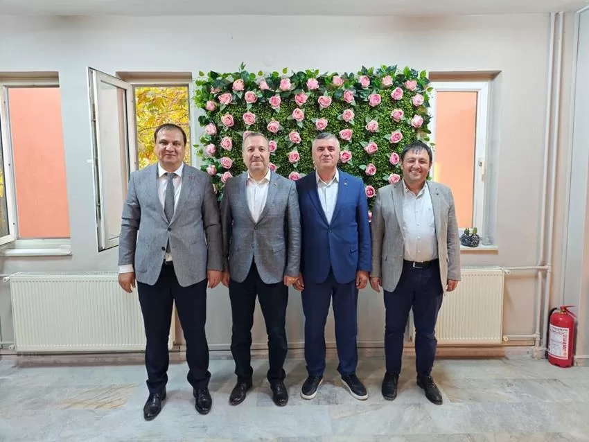 Isparta’da AK Parti Milletvekilleri Mehmet Uğur Gökgoz ve Osman Zabun,