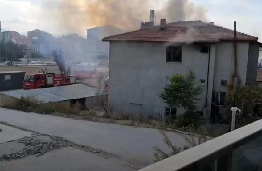 Çünür’de ev yangını