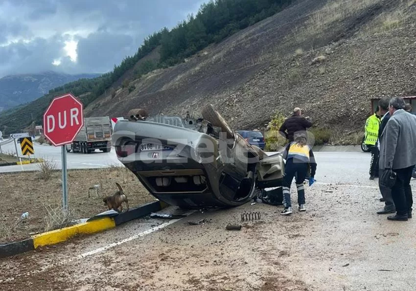 Isparta-Antalya karayolu Kadılar Köyü yol ayrımında meydana gelen kazada, sürücünün
