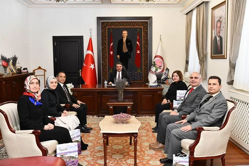 Vali Aydın Baruş 24 Kasım Öğretmenler günü dolayısıyla İl Milli