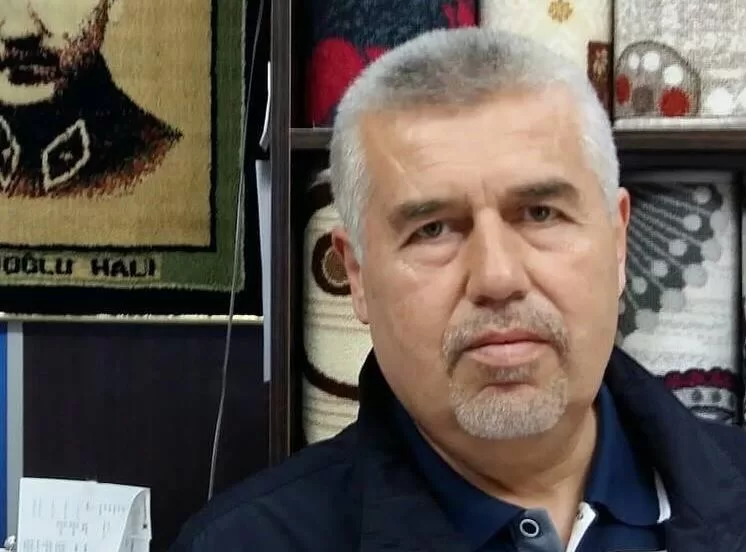 Isparta Rahmoğlu Halı sahibi Sedat Turalı iş yerinde aniden fenalaşarak