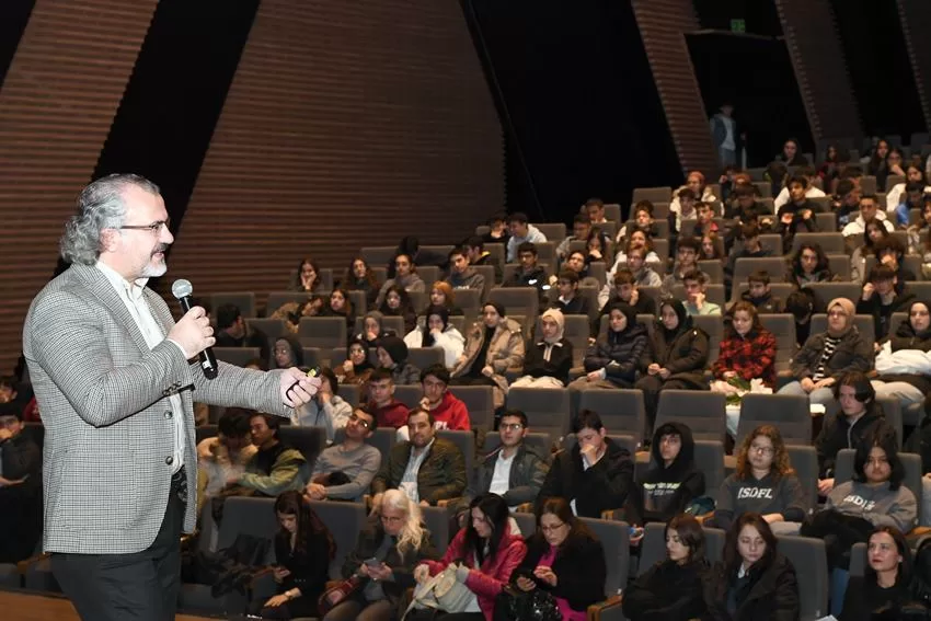 Eğitimci Yazar Aslanhan: “Başarıya ulaşmak için bir hedef belirleyin”