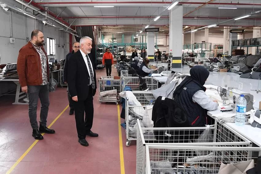 Isparta Belediye Başkanı Şükrü Başdeğirmen, bölgenin en büyük mobilya imalatçıları