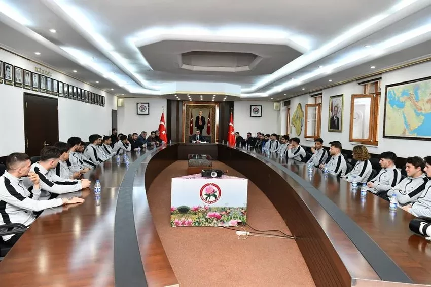 TFF 2. Lig Kırmızı Grup temsilcimiz Isparta 32 Spor Vali