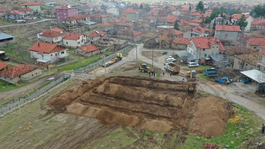 Isparta Belediyesinin desteğiyle Kayı köyüne sosyal tesis inşa ediliyor