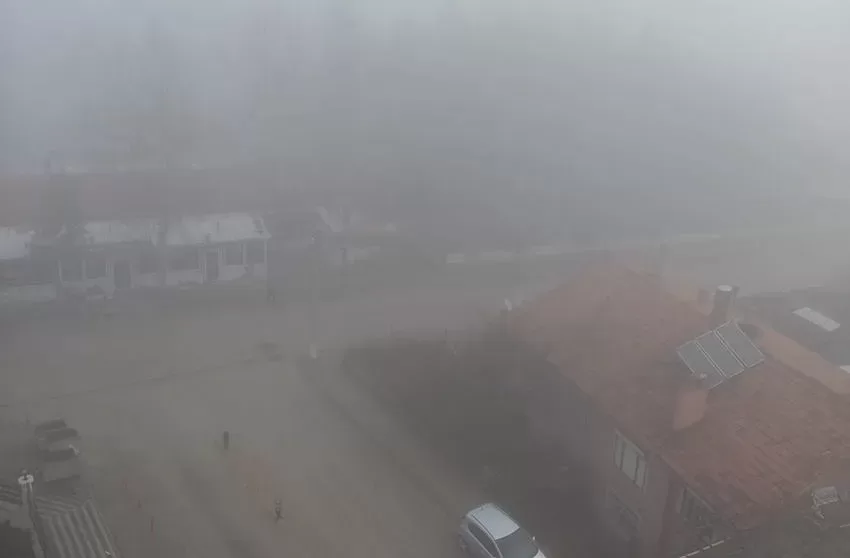Isparta kent merkezine sis çöktü