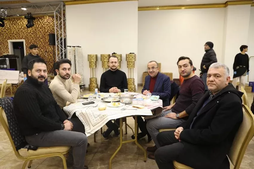 İyi Parti Belediye Başkan Adayı Ahmet Tural,  parti yönetimiyle birlikte