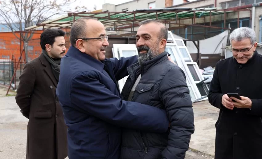 Seçim çalışmalarına gece gündüz demeden devam eden İyi Parti Belediye